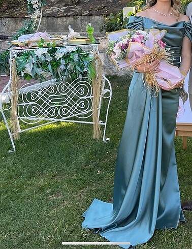Nişan elbisesi