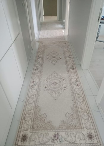 Beyaz Klasik Desenli Uzun Halı