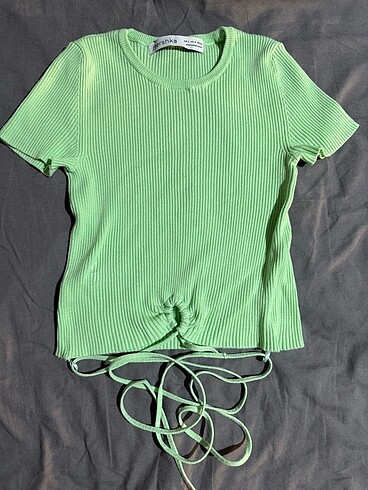 bershka belden bağlamalı crop