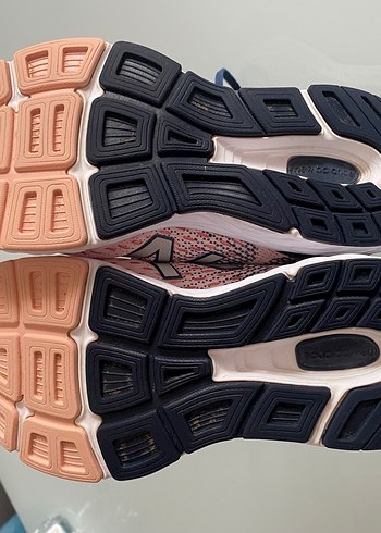37 Beden pembe Renk Orijinal New Balance V680 model