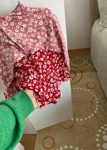 Kırmızı Çiçek Desenli ikili takım - Görsel 2