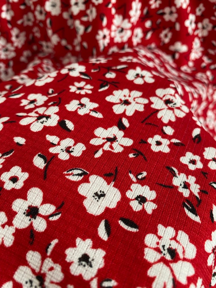 Kırmızı Çiçek Desenli ikili takım - Görsel 3