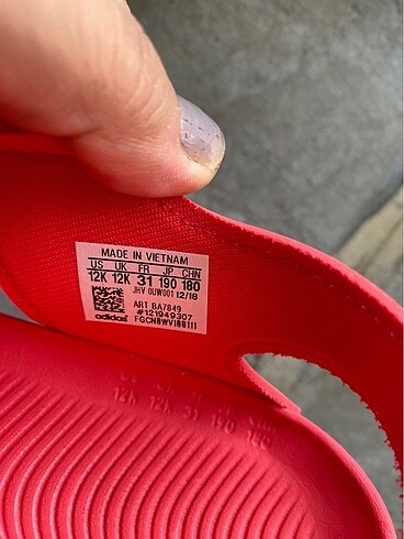 31 Beden Adidas sandalet 31