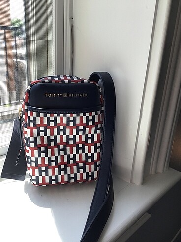 Beden Tommy Hilfiger çanta