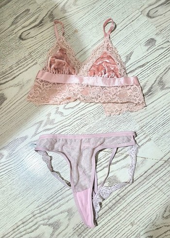 kullanılmış iç çamaşırı tanga külot sütyen çorap - Görsel 2