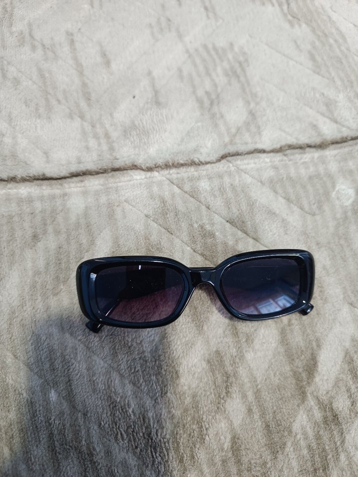 Gri Minimalist Kadın Gözlüğü - Görsel 4