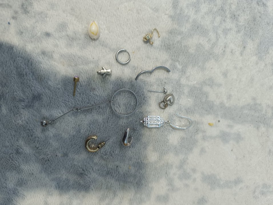 Gri ve Altın Renkli Tırnak Süsleri - Görsel 4