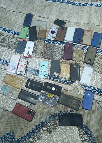 Çeşitli Renklerde Çoklu Telefon Kılıfları - Görsel 2