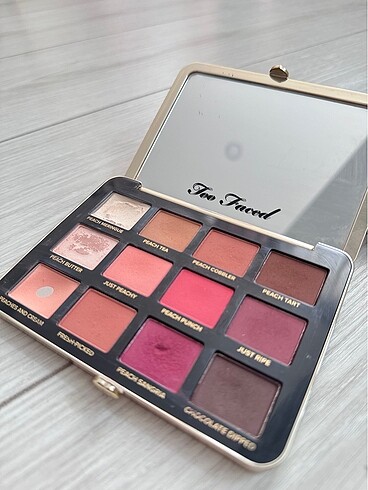 Beden Renk Too faced peachy far paleti