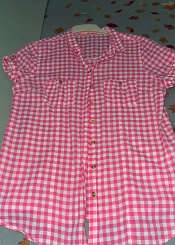 Pembe Ekose Düğmeli Kısa Kollu Kadın Gömlek