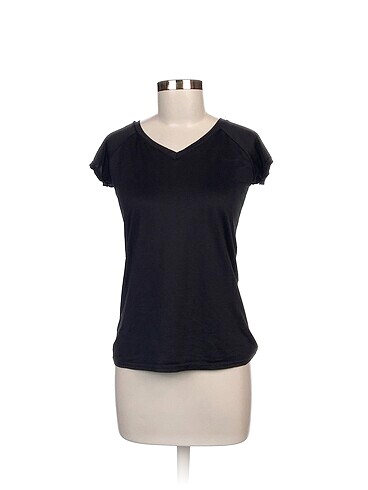 Nike T-shirt %70 İndirimli.