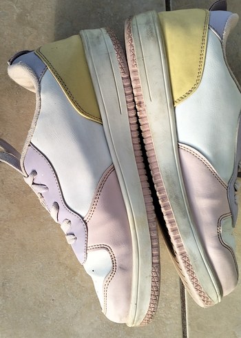 Beyaz ve Pastel Renkli Bağcık Spor Ayakkabı - Görsel 5