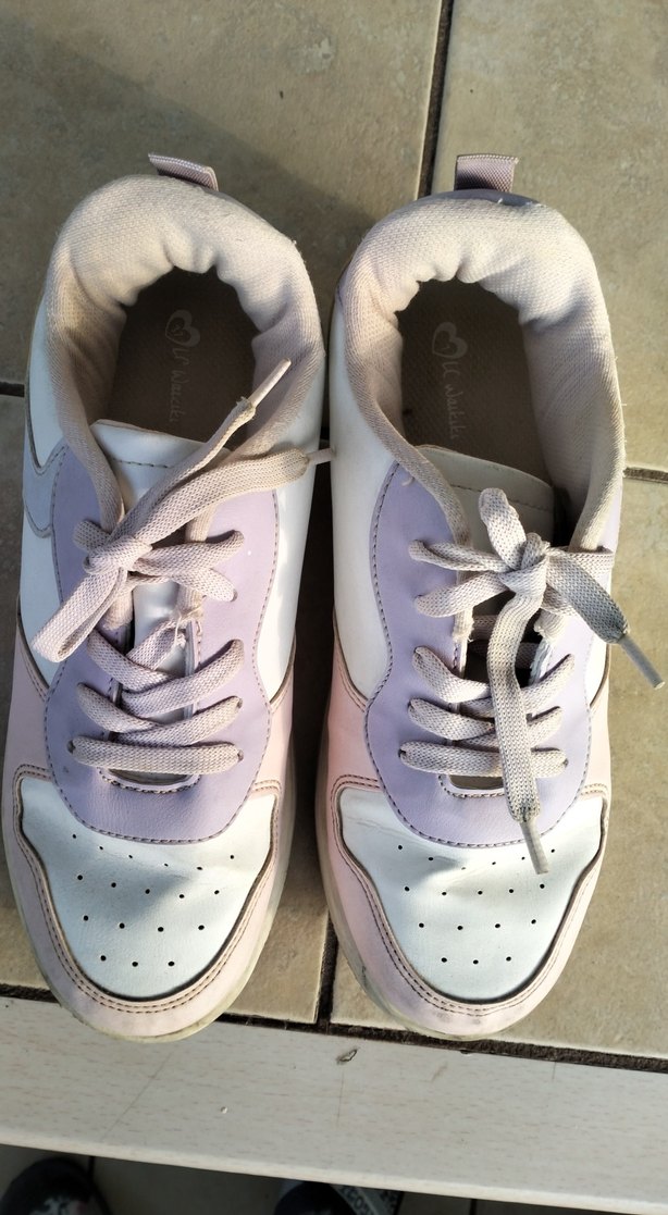 Beyaz ve Pastel Renkli Bağcık Spor Ayakkabı - Görsel 2