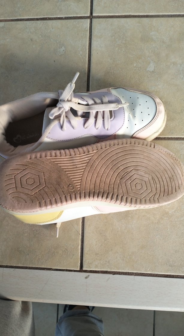 Beyaz ve Pastel Renkli Bağcık Spor Ayakkabı - Görsel 4