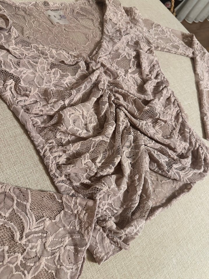 Bej Dantel Uzun Kollu V Yaka Bluz - Görsel 3