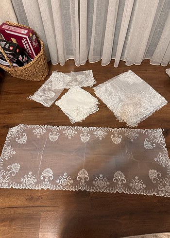 İşlemeli Beyaz Dantel Örtü Seti - Görsel 9