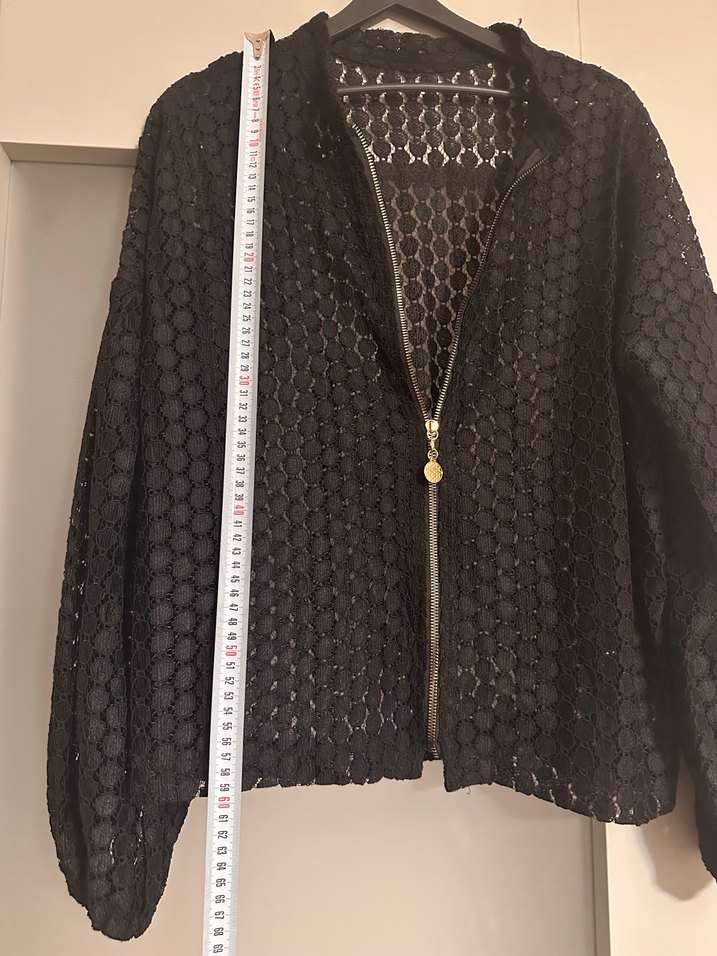 Dantel Detaylı Siyah Ceket - Görsel 4