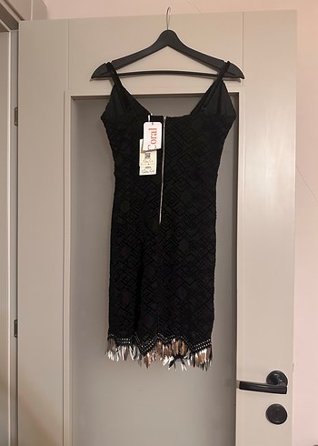 Siyah İşlemeli Drapeli Mini Gece Elbisesi - Görsel 5