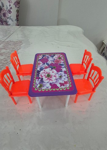 Renkli Çiçek Desenli Çocuk Oyun Masası ve Sandalyeleri - Görsel 2