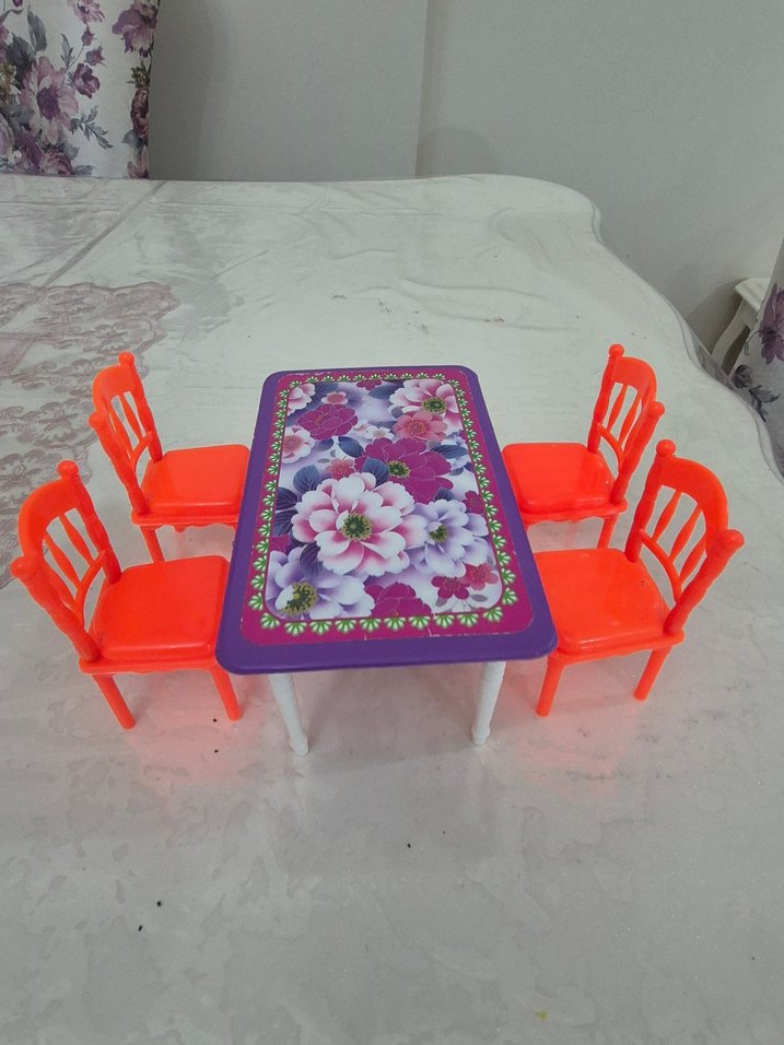 Renkli Çiçek Desenli Çocuk Oyun Masası ve Sandalyeleri - Görsel 2