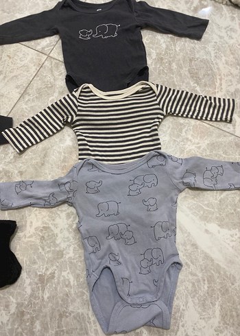 H&M 1 takım 3 zıbın 1-2M Beden - Görsel 3