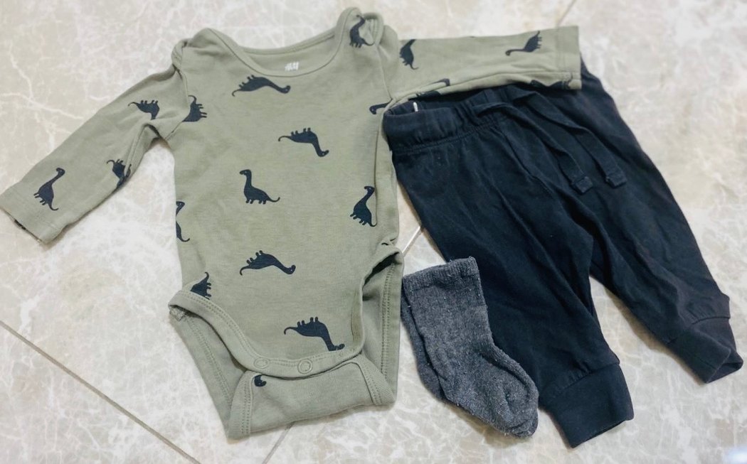 Toplam 15 parça 0-1M H&M takımlar - Görsel 5