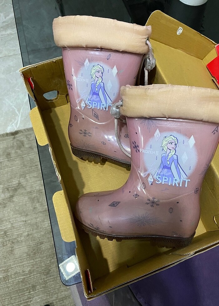 Frozen elsa 24-25 numara yağmur botu. - Görsel 2