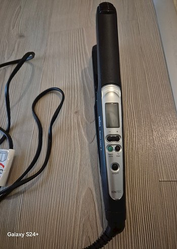 Dijital ekranlı siyah saç düzleştirici - Görsel 3