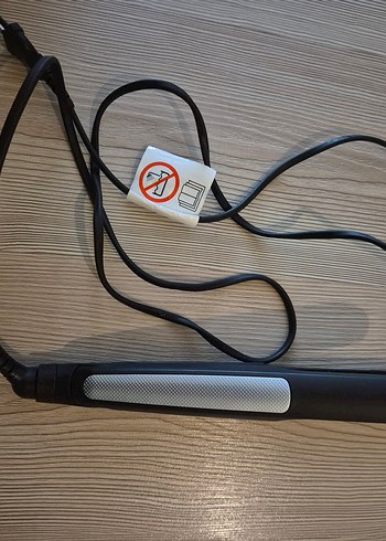 Dijital ekranlı siyah saç düzleştirici - Görsel 5