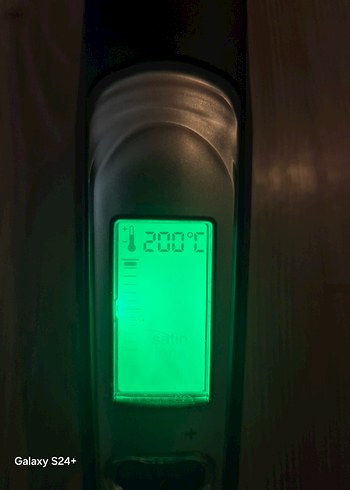 Dijital ekranlı siyah saç düzleştirici - Görsel 12