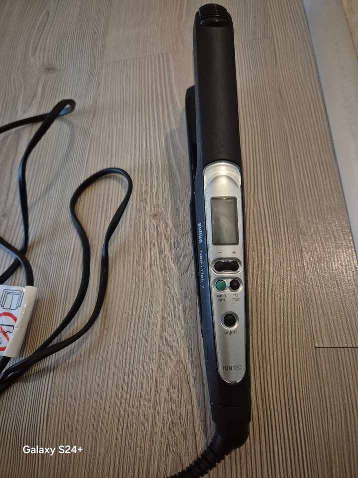 Dijital ekranlı siyah saç düzleştirici - Görsel 3