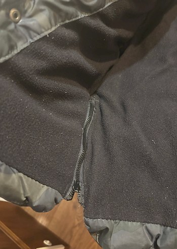 Erkek Çocuk Kamuflaj Desenli Kapüşonlu Mont - Görsel 3