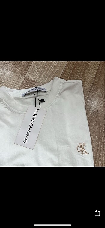 Calvin klein tshirt