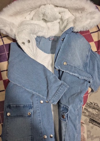 Kız Çocuk Mavi Kapüşonlu Bağlama Desenli Mont - Görsel 4