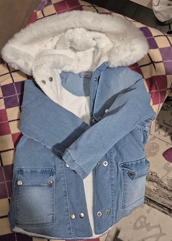 Kız Çocuk Mavi Kapüşonlu Bağlama Desenli Mont - Görsel 3