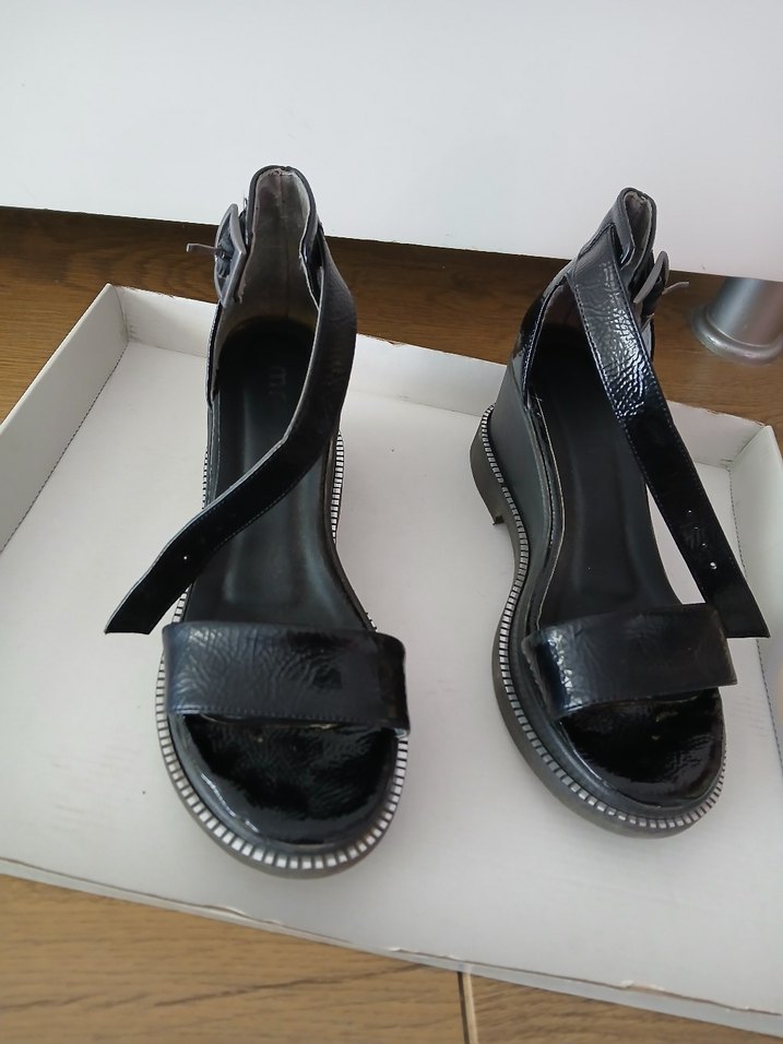 Marjin Siyah Rugan Dolgu Topuklu Sandalet 37 numara - Görsel 2