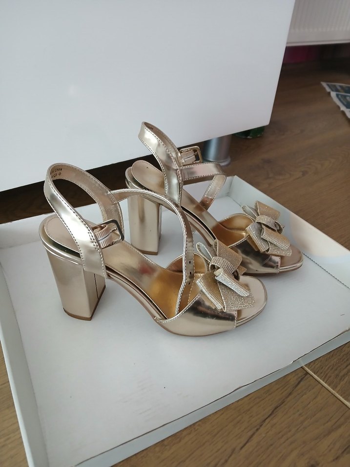 Altın Renkli Tokalı Topuklu Kadın Abiye Ayakkabı 37 numara - Görsel 2