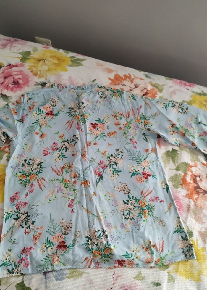 ML beden uyumlu çiçek desenli gömlek  - Görsel 2