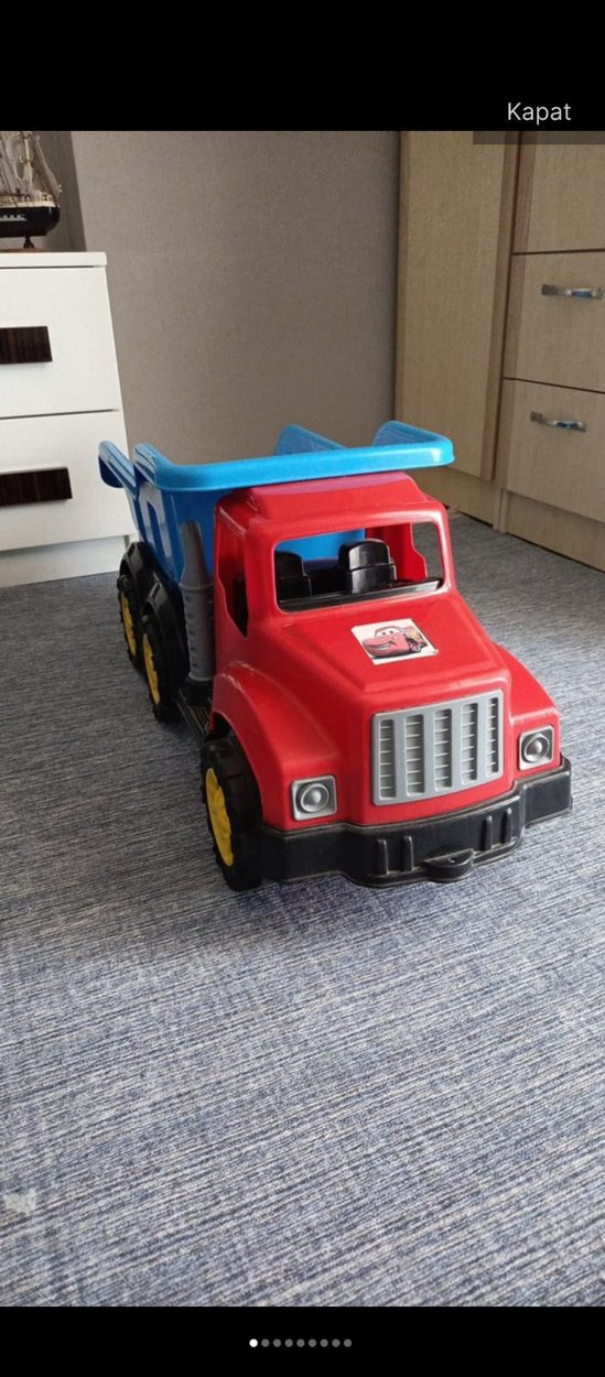 Renkli Kırmızı Oyuncak Kamyon - Görsel 3