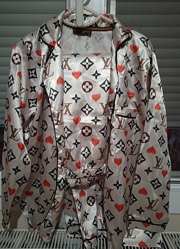 Louis Vuitton pijama takımı 
