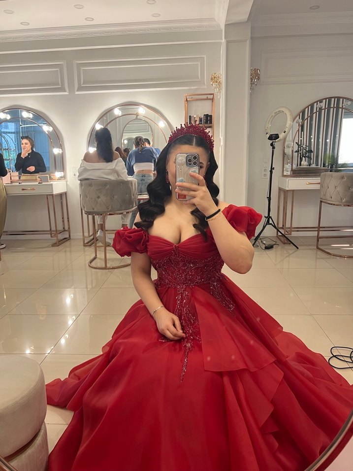 Kırmızı Uzun Drapeli Straplez Gelinlik - Görsel 3