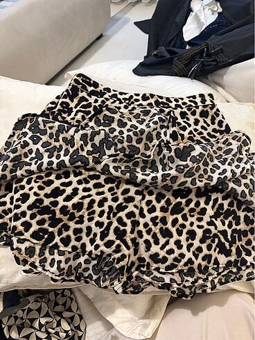 Stradivarius Leoparli sort etek