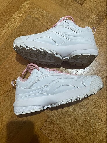 Fila Fila orjinal beyaz sneaker- pembe bağcıklı- 38,5- yeni gibi