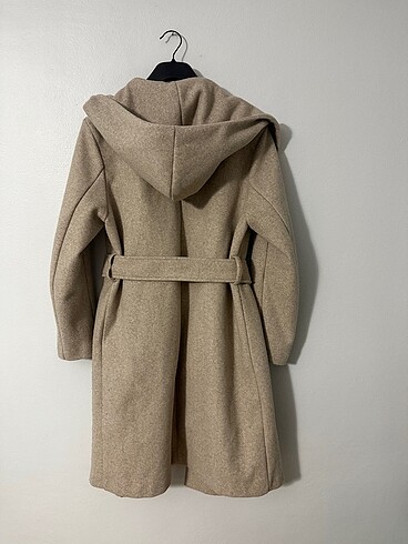 Zara Bej Kapüşonlu Kuşaklı Kaban - Görsel 3