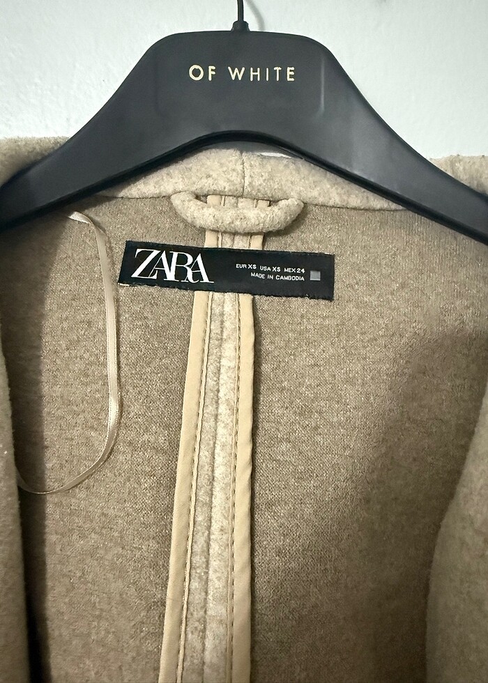 Zara Bej Kapüşonlu Kuşaklı Kaban - Görsel 4