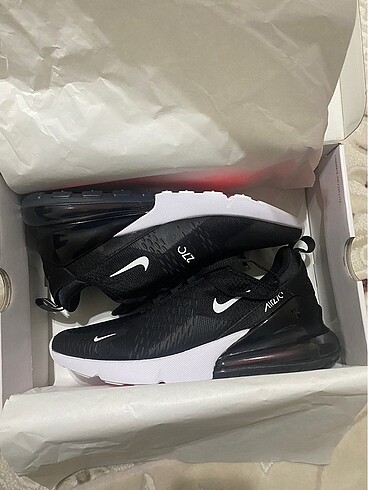 Nike Erkek AirMax 270