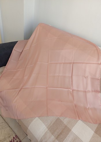 Bej Parlak İpek Kadın Eşarp - Görsel 4