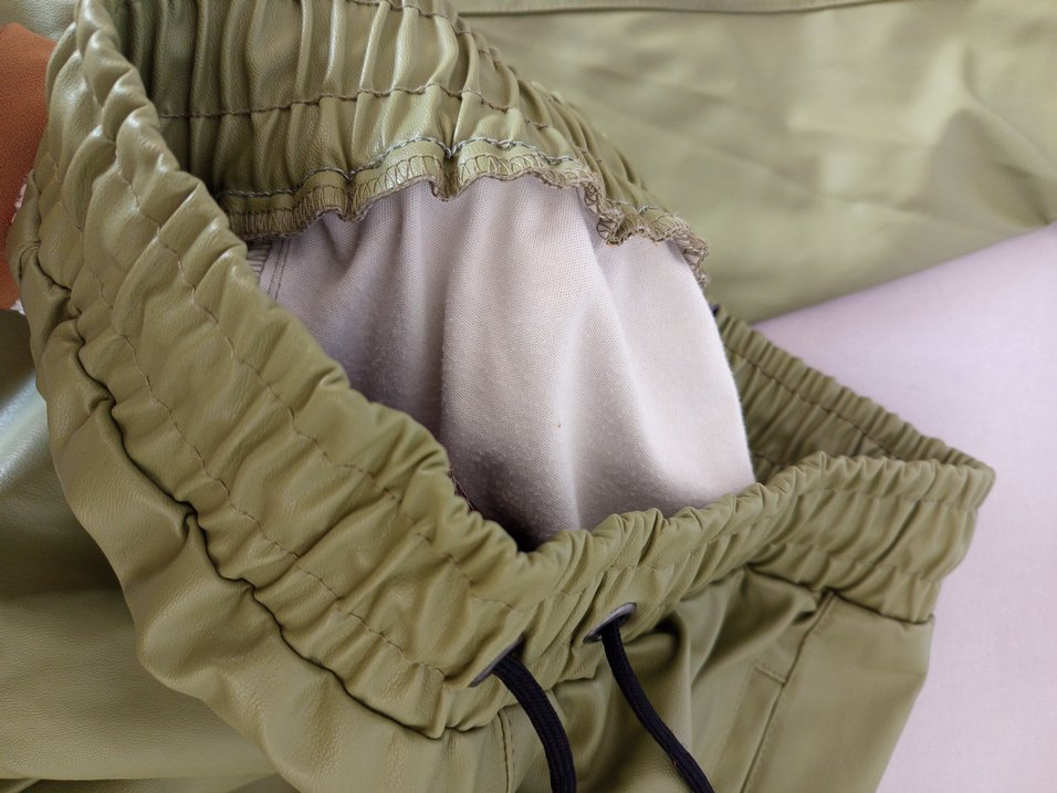 Parlak Haki Salaş Midi Deri Pantolon - Görsel 5