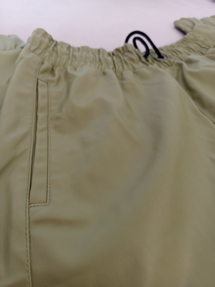 Parlak Haki Salaş Midi Deri Pantolon - Görsel 3