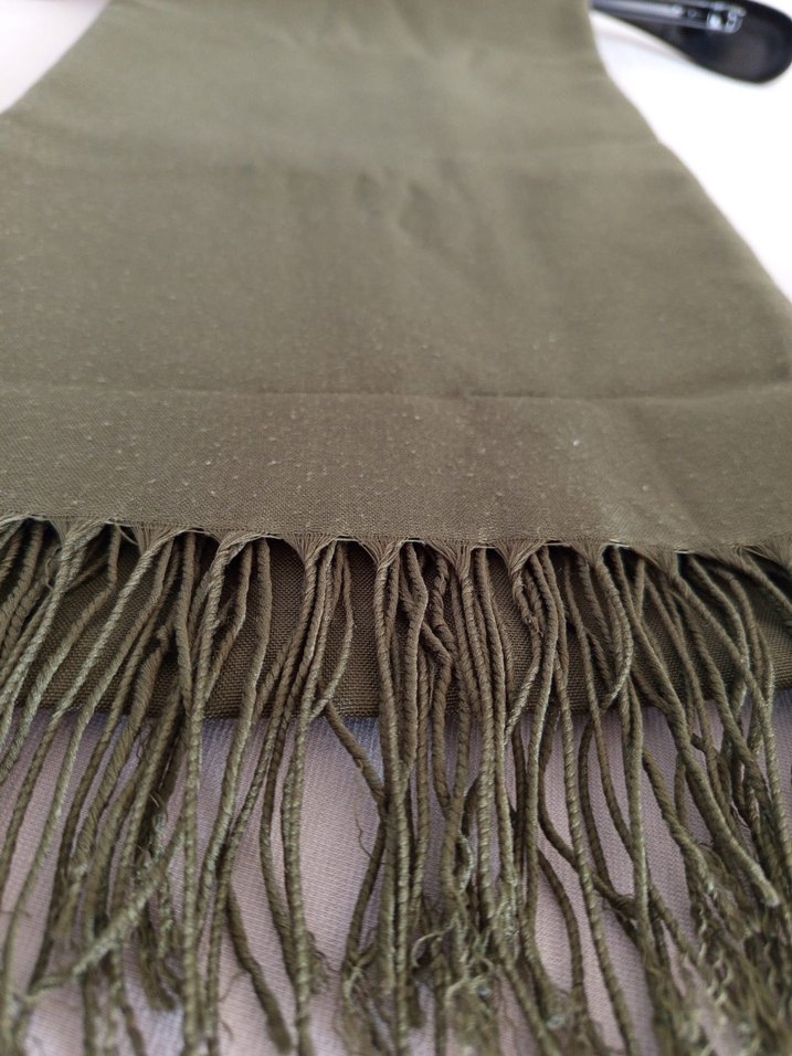 Kadın Drapeli Haki Kumaş Şal - Görsel 2